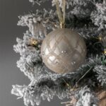 Ornament Brad de Craciun Glob Bej cu Glitter & Strass Ø8cm - Image 2