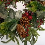 Coronita Decorativa de Craciun cu Ramuri Pomusoare Rodii Conuri Ø60cm - Image 2