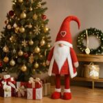 Figurina Decorativa de Craciun Gnome cu Miscare Caciula Rosie Paiete 145cm
