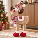 Figurina Decorativa de Craciun Ren cu Caciula cu Model Jacquard 65cm